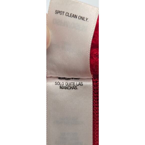 Red Fuzzy Jaclyn Smith Bucket Hat with Purple Flower Pin Season 5812 - Picture 7 of 8